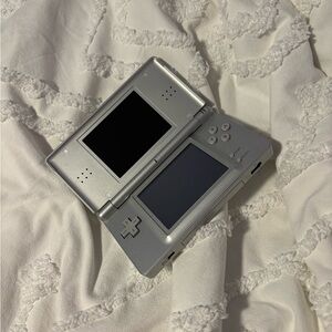 Nintendo DS Lite